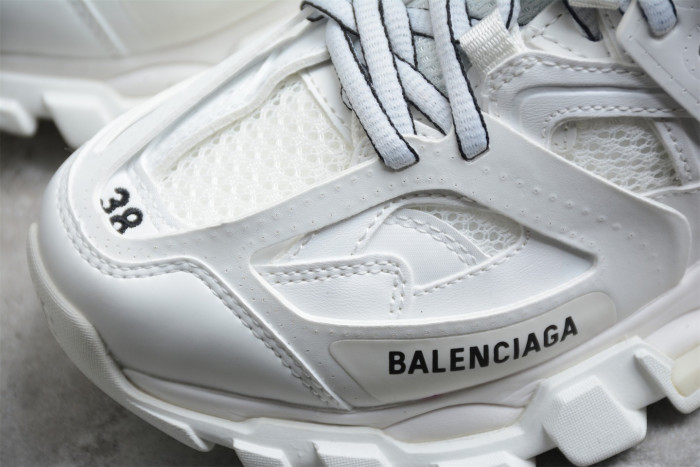 Ba*len*cia*ga track trainer