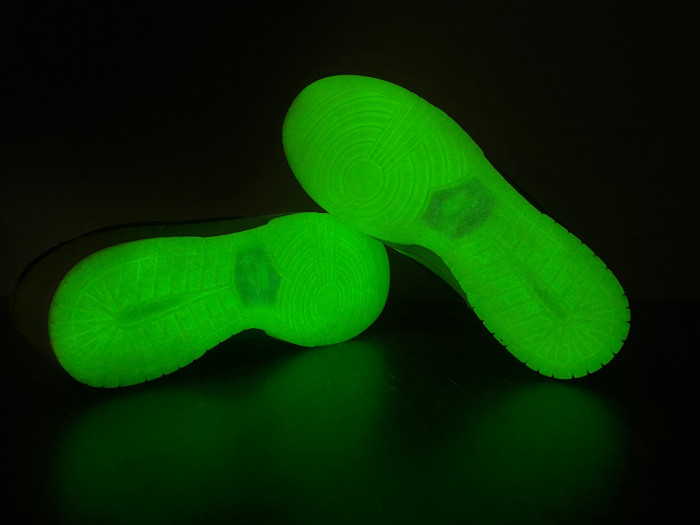 nike dunk low “glow in the dark”  fj4610-702