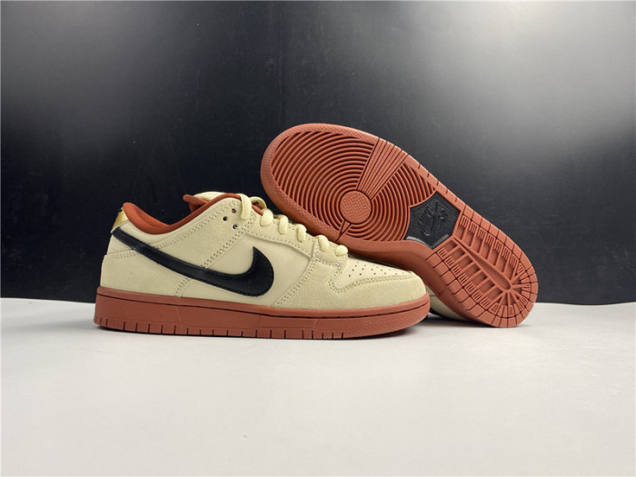 nike sb dunk low pro hennessy bq6817-100