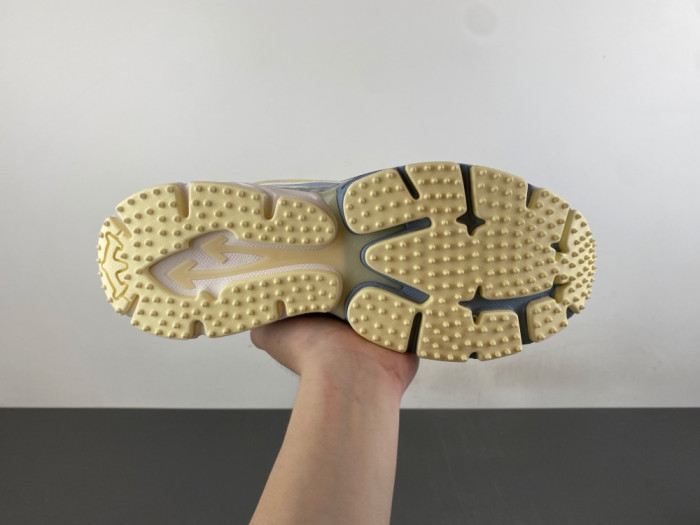 C/O​ SNEAKERS CO-064