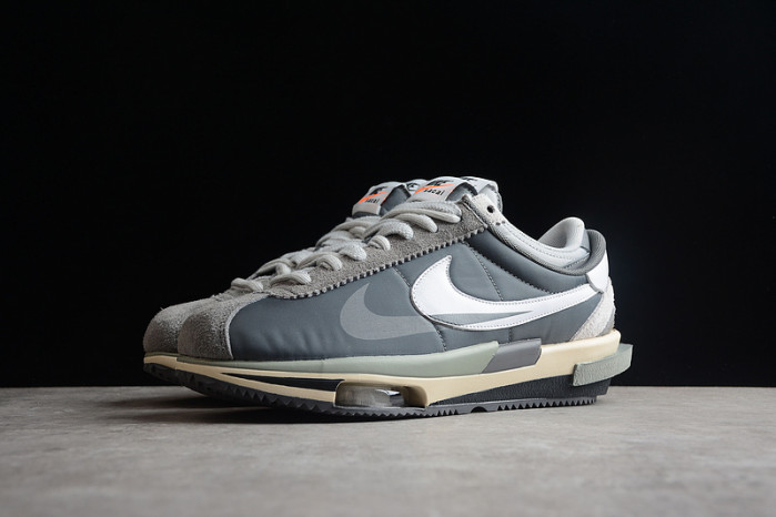 sacai x nike zoom cortez 4.0 dark grey white green dq0581-001