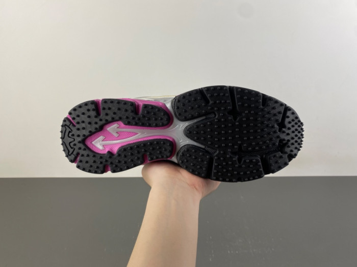C/O​ SNEAKERS CO-075