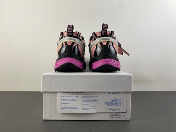 C/O​ SNEAKERS CO-075
