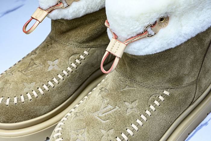 L**V**T* BOOTS LVTBS-057