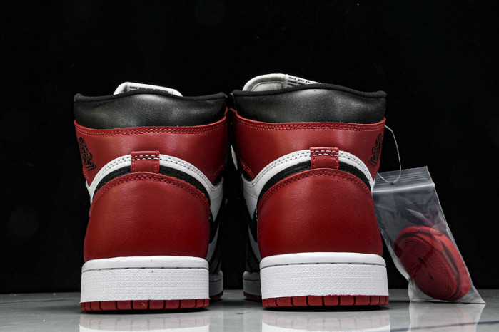 Air Jordan 1 High Retro 555088-125
