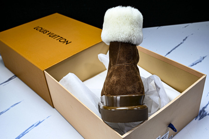 L**V**T* BOOTS LVTBS-055