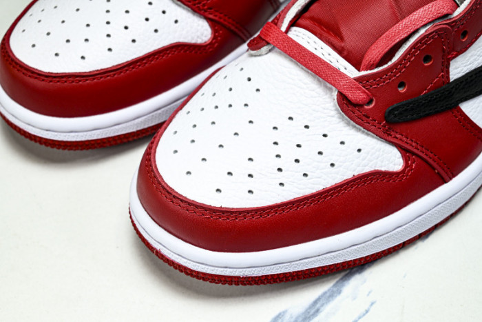Travis Scott x Air Jordan 1 DM7866-101