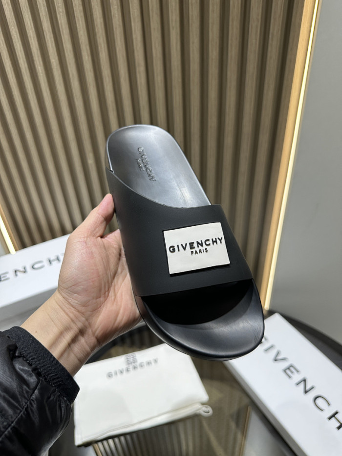 G*IVENCH*Y SLIDE GSE-001