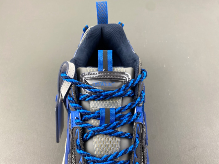 C/O​ SNEAKERS CO-046