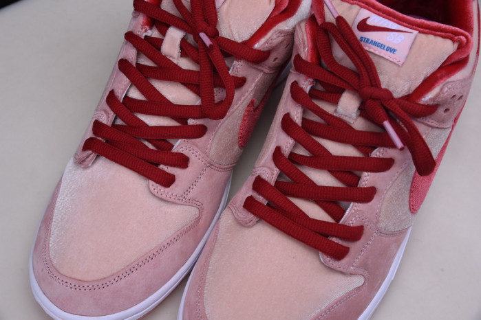 nike sb dunk low strangelove skateboards (regular box) ct2552-800