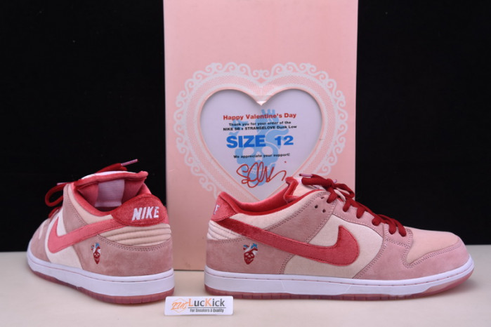 nike sb dunk low strangelove skateboards (regular box) ct2552-800