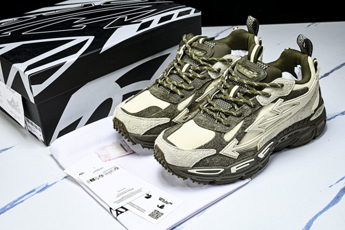 C/O​ SNEAKERS CO-049