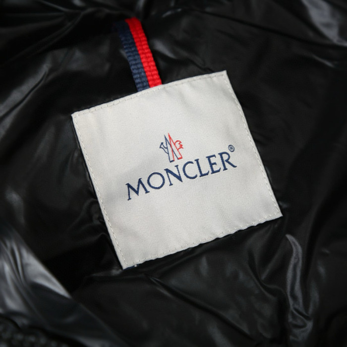 M0NCLER J-033
