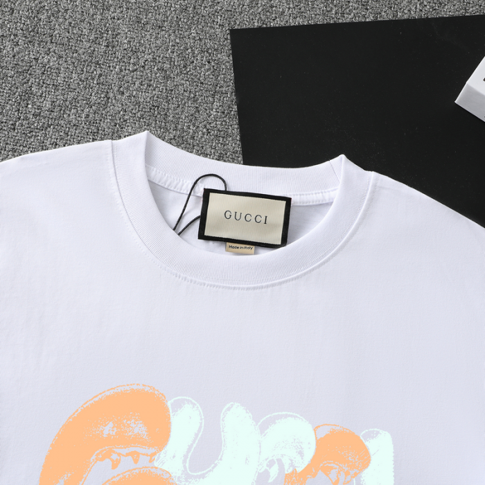G*UCCI CLOTHES GICS-019