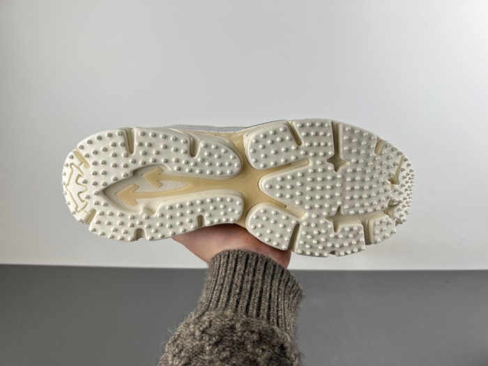 C/O​ SNEAKERS CO-051
