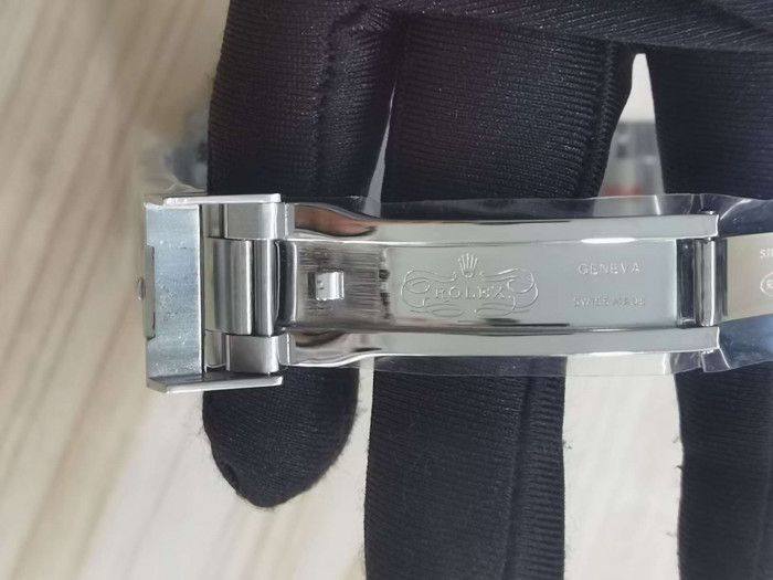 WATCH-010
