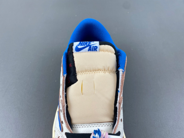 Travis Scott x Air Jordan 1 Low OG DM7866-104
