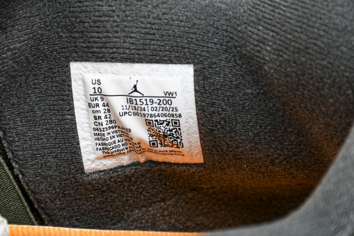 UNDEFEATED x Air Jordan 4 OG IB1519-200