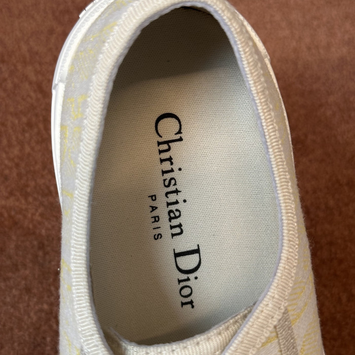 D*R WALK