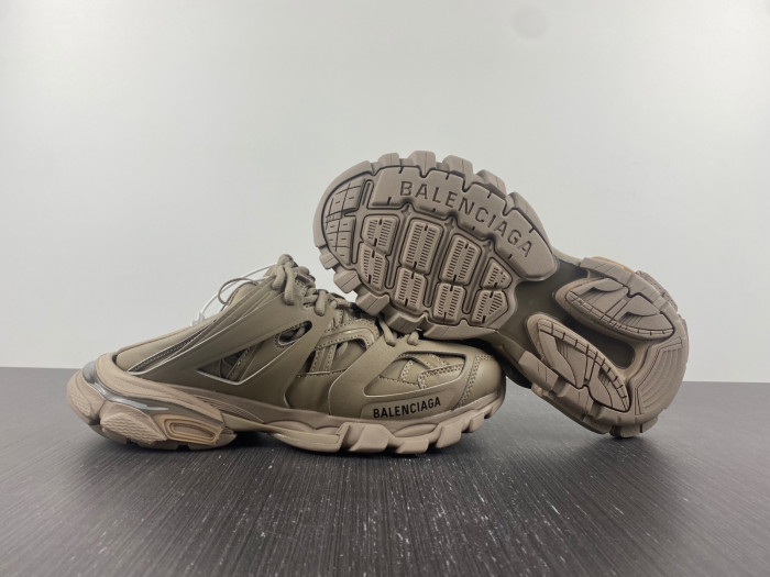 Ba*len*cia*ga track trainer  btt-026