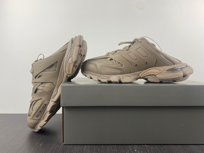 Ba*len*cia*ga track trainer  btt-026