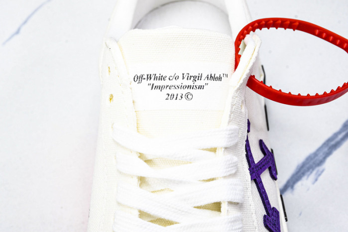 C/O​ SNEAKERS CO-035