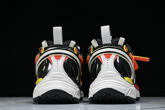 C/O​ SNEAKERS CO-073
