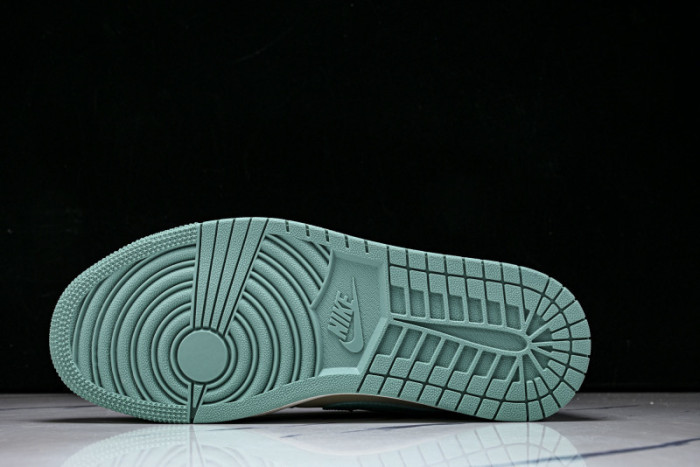 Air Jordan 1 Low DC0774-131