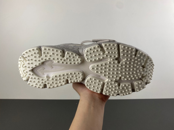 C/O​ SNEAKERS CO-044
