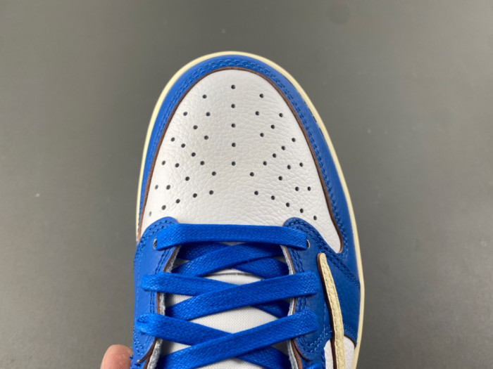Travis Scott x Air Jordan 1 Low OG DM7866-111