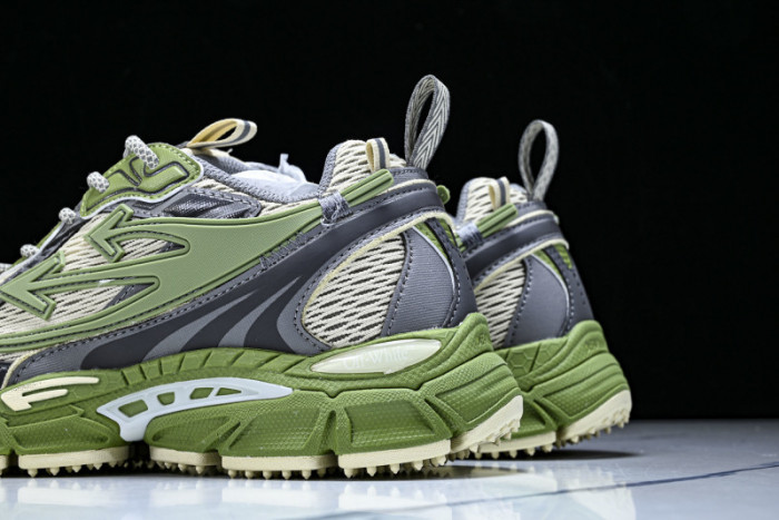 C/O​ SNEAKERS CO-045