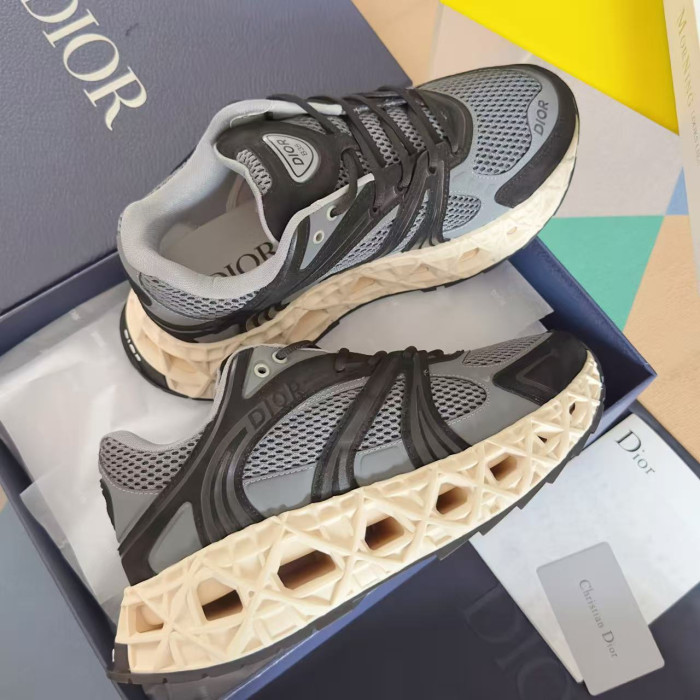 D10r x kaws b35 nxt drb35-003