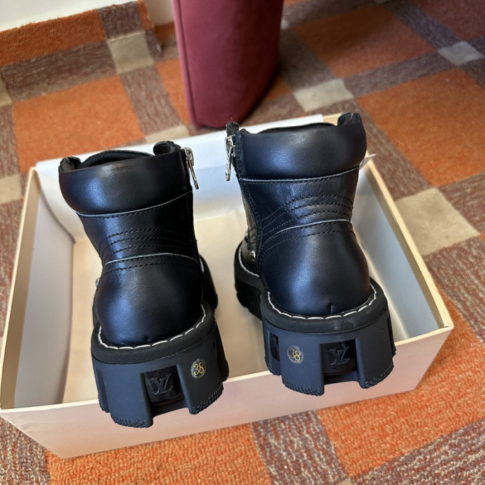 L**V**T* BOOTS LVTBS-016