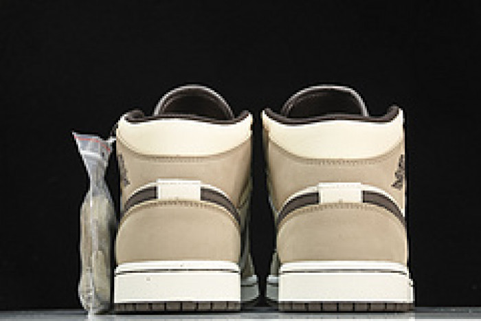 air jordan 1 mid  554766-003