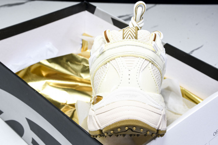 C/O​ SNEAKERS CO-014