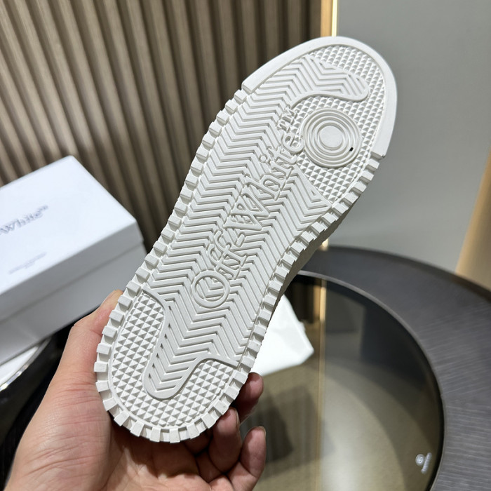 C/O​ SNEAKERS CO-018
