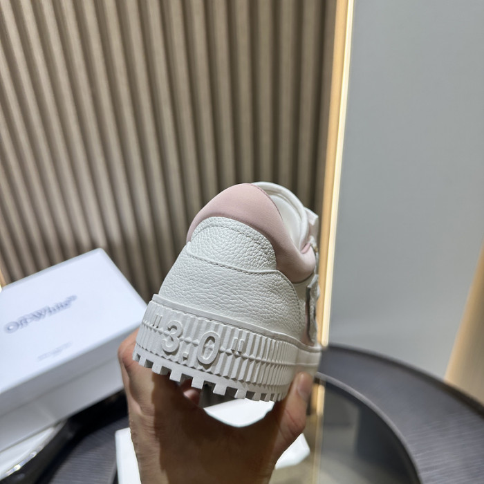 C/O​ SNEAKERS CO-018