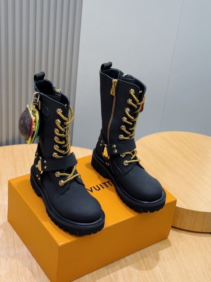 L**V**T* BOOTS LVTBS-052