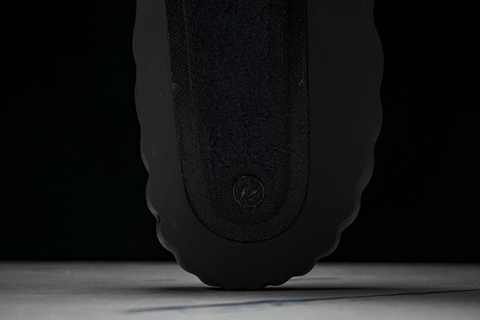 Mind 001 Slide Light Smoke Grey IQ8502-001
