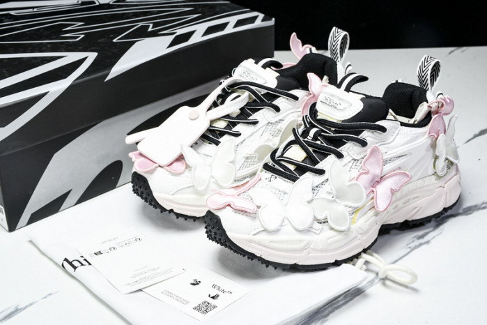 C/O​ SNEAKERS CO-013