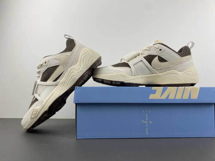 TRAVIS SCOTT X AIR JORDAN 1 LOW HQ3061-102